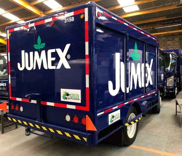 Camión Jumex con Caja Refresquera